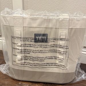 YETI Camino Carryall Tote Bag 35 Cape Taupe